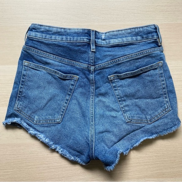 Divided H&M denim shorts, jean shorts, women’s size 6, frayed hem blue jeans - Picture 2 of 4